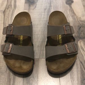 Birkenstocks size 43, taupe color